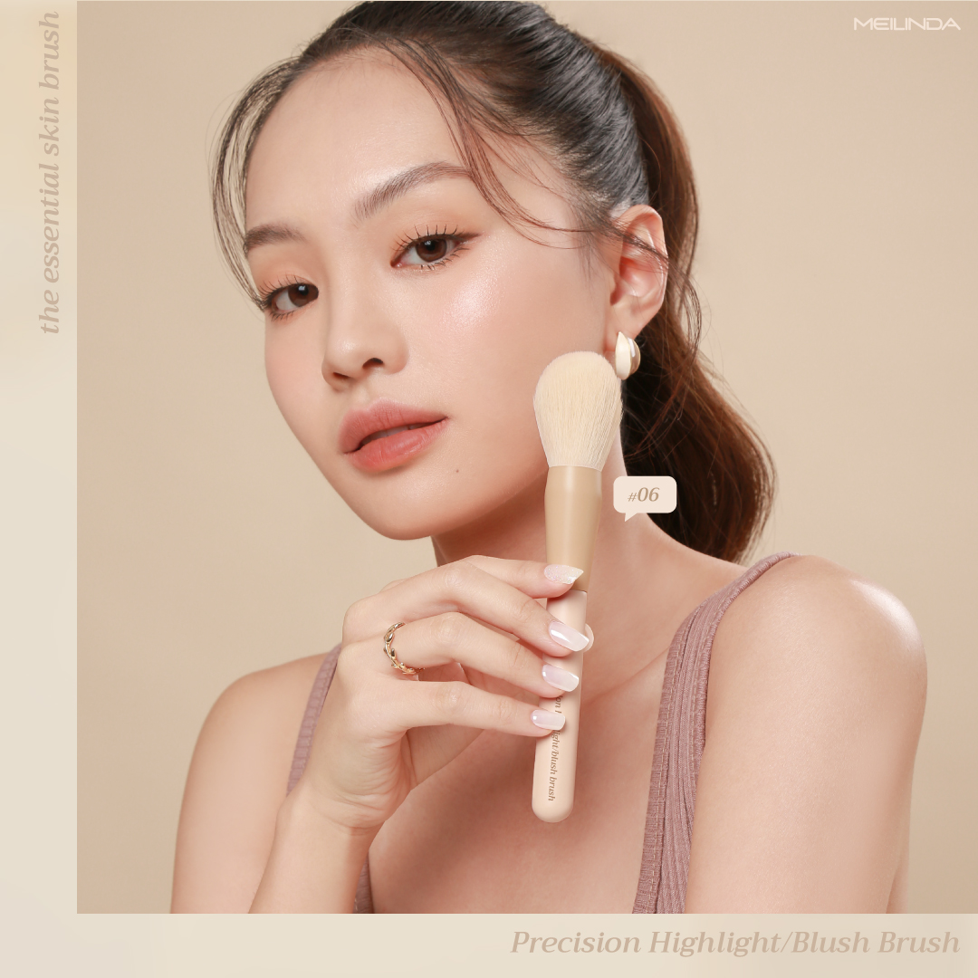 precision highlight/blush brush No. 06 ( แปรงปัดไฮไลท์และบลัชออน )